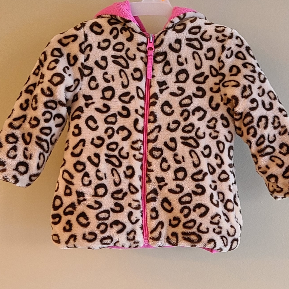 Adorable very soft cheetah print zip up hooded jacket